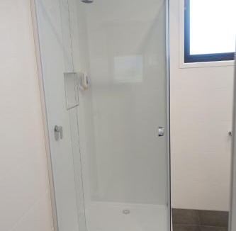 Apollo Bay Hotel | Beachfront Motel