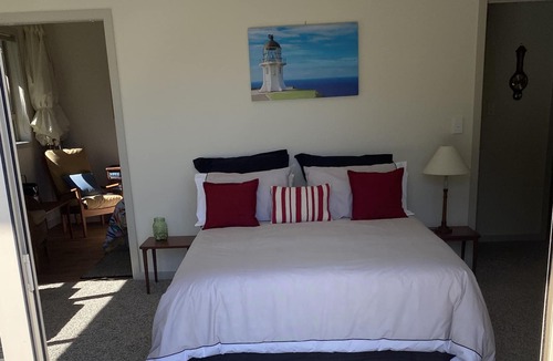 Whangaruru House | Beachfront