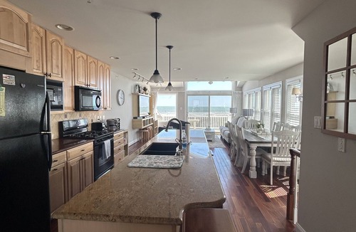 Sea Isle City House | Beachfront Ocean Breeze