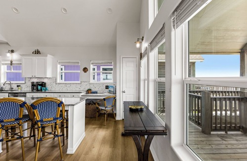 Port Bolivar House | Beachfront | Ocean Views, Loft & Bar