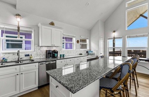 Port Bolivar House | Beachfront | Ocean Views, Loft & Bar