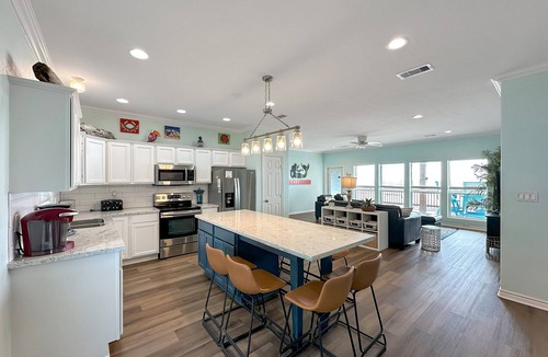 Port Bolivar House | Beachfront | Ocean Views, Deck & Gaming Console