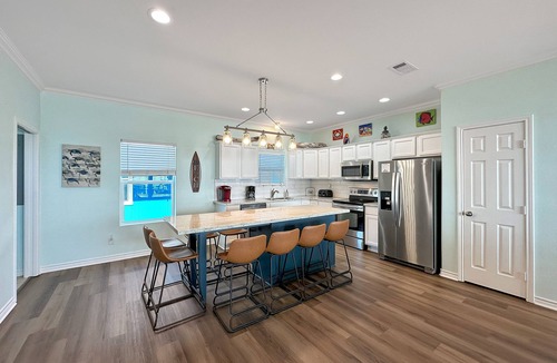 Port Bolivar House | Beachfront | Ocean Views, Deck & Gaming Console