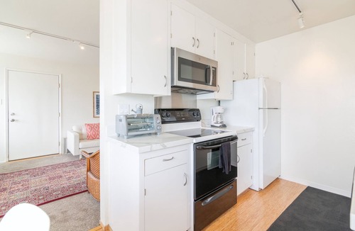 Sharp Park House | Beachfront Ocean Views 20 Mins to SF!