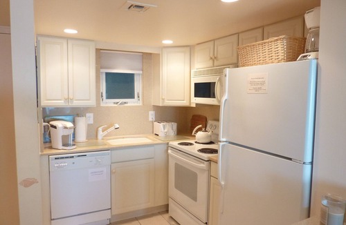 South Rehoboth Condo | Beachfront, Oceanfront, Rehoboth, DE on the Boardwalk, January late check out!