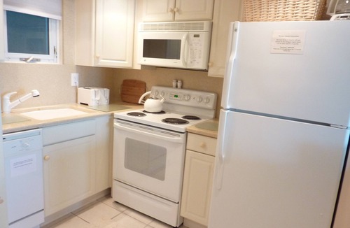 South Rehoboth Condo | Beachfront, Oceanfront, Rehoboth, DE on the Boardwalk, January late check out!