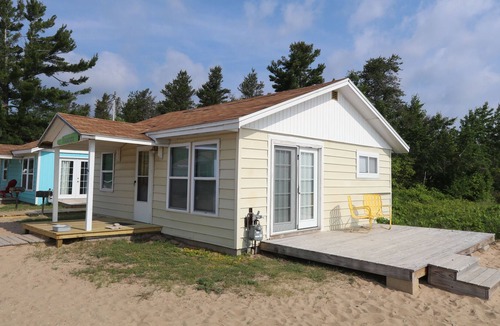 Long Lake Resort | Beachfront on Lake Huron!!