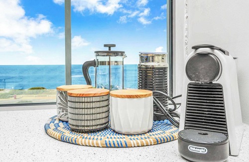 Hayborough Apartment | Beachfront on Seagull - Uninterrupted Seaviews.