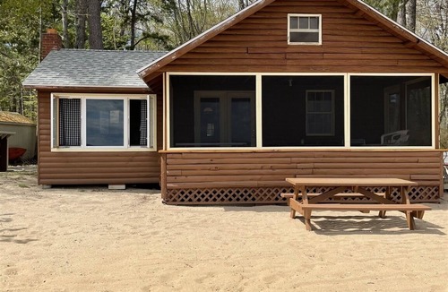 Standish Villa | BEACHFRONT ON SEBAGO LAKE