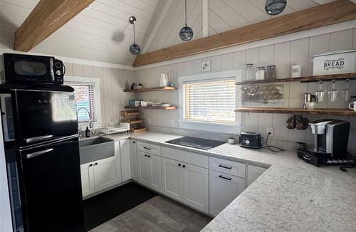 North Sebago Cottage | BEACHFRONT ON SEBAGO LAKE