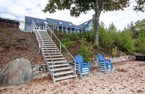 North Sebago Cottage | BEACHFRONT ON SEBAGO LAKE