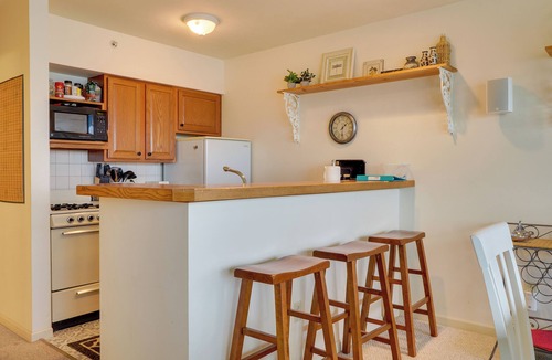 Onekama Condo | Beachfront Onekama Vacation Rental w/Balcony!