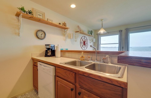 Onekama Condo | Beachfront Onekama Vacation Rental w/Balcony!