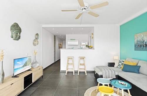 Orient Bay Condo | Beachfront Orient Bay 1‑BR Condo Mont Vernon Balcony Pool Fast Wi‑Fi