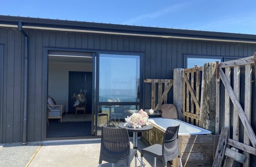 Bay of Plenty Region Apartment | Beachfront Pacific - Rustic Coastal - Guest Suite.