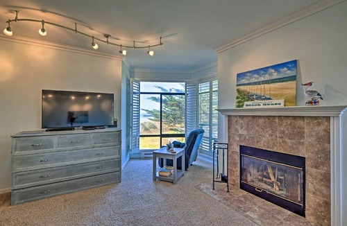 Watsonville Apartment | Beachfront Pajaro Dunes Condo with Bay Views!