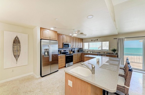 Englewood House | Beachfront Palace with Birdseye Rooftop Deck!