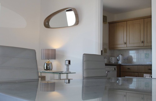 Lossiemouth House | Beachfront Panoramic Seaview Free Wifi & Parking