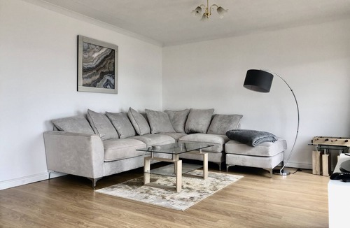 Lossiemouth House | Beachfront Panoramic Seaview Free Wifi & Parking