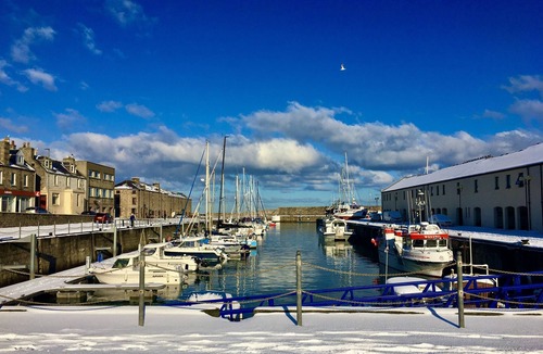 Lossiemouth House | Beachfront Panoramic Seaview Free Wifi & Parking