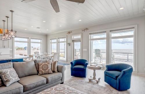 Galveston County House | Beachfront Panoramic Gulf Views Close to Seawall