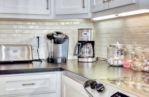 Bermuda Beach House | Beachfront Panoramic Gulf Views Close to Seawall