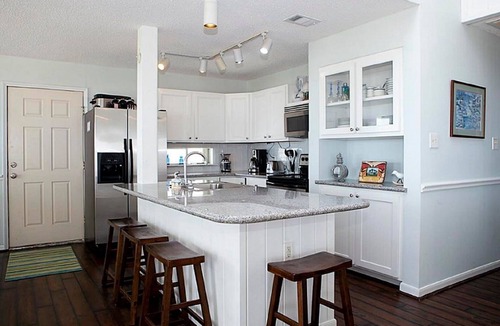 Spanish Grant House | Beachfront Panoramic Views, Covered Patio, Clean, 6 Miles from Town