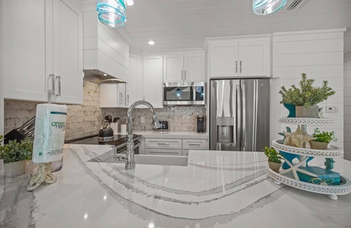 Holmes Beach Condo | ~ BEACHFRONT PARADISE 1 ~ YES, THAT'S YOUR VIEW! ~ SPECIALS ~