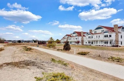Sheboygan Villa | Beachfront Paradise: King Suite - Sleeps 8!
