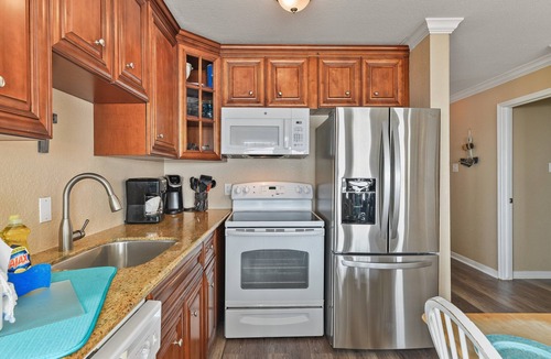 Galveston Condo | "Beachfront Paradise - Wake Up to Ocean Views & Waves!