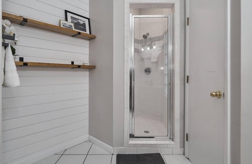 Cottage Line Apartment | BEACHFRONT Penthouse with a POOL!