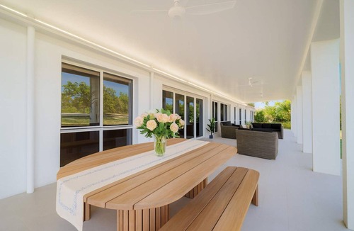 Pallarenda House | Beachfront Pet-Friendly Home with Pool & Studio Apt