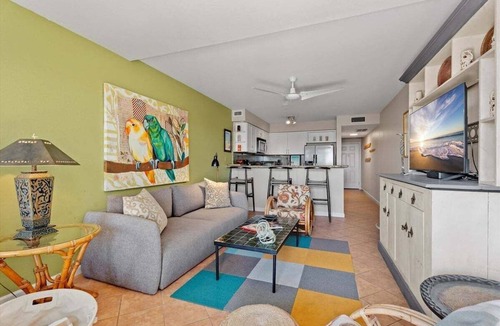 San Jacinto Condo | Beachfront | Pool | Hot Tub