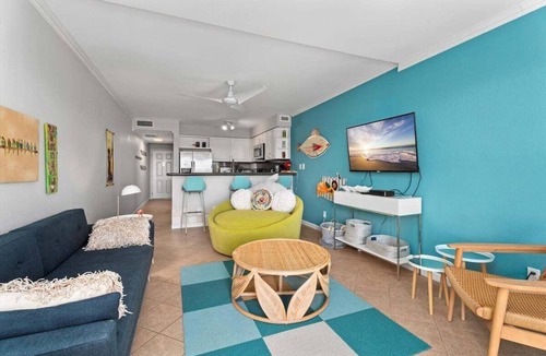 San Jacinto Condo | Beachfront | Pool | Hot Tub
