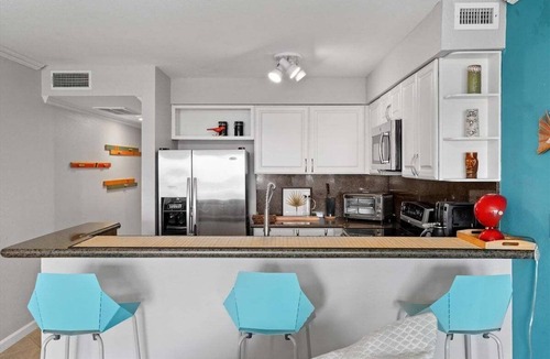 San Jacinto Condo | Beachfront | Pool | Hot Tub