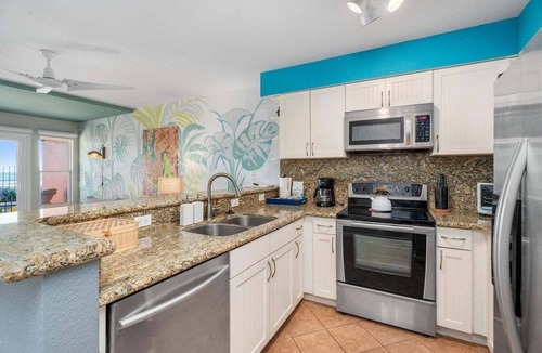 San Jacinto Condo | Beachfront | Pool | Hot Tub