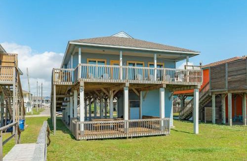 Surfside Beach Apartment | Beachfront Private Walkover