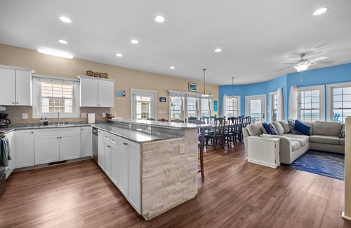 North Topsail Beach Villa | Beachfront Pvt Hot Tub & Heated Pool + Elevator