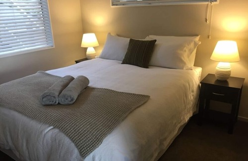 Raumati South House | Beachfront Raumati South