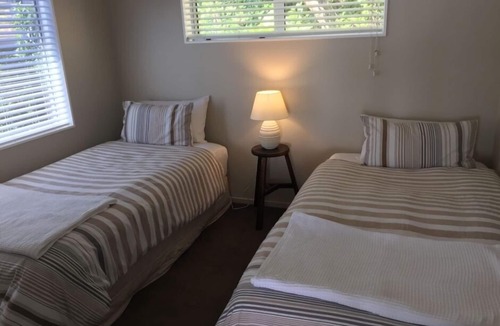 Raumati South House | Beachfront Raumati South