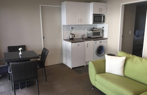 Raumati South House | Beachfront Raumati South