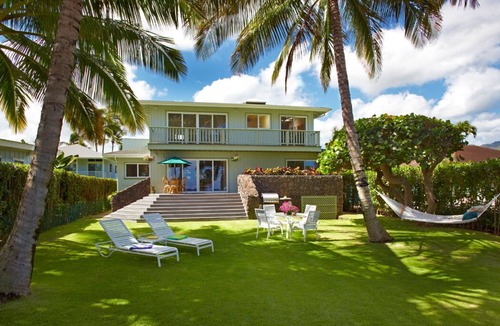 Mokuleia House | BEACHFRONT REEF TURTLES KAYAK NORTH SHORE