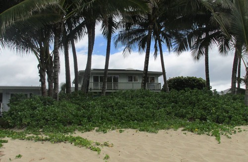 Mokuleia House | BEACHFRONT REEF TURTLES KAYAK NORTH SHORE