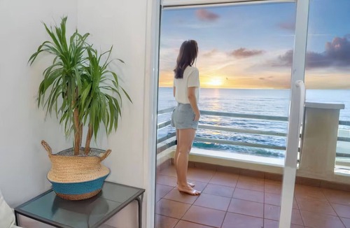 Costa Apartment | BEACHFRONT Relaxation 1 Bedroom Apt