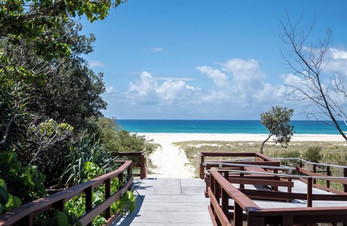 Bilinga Apartment | Beachfront Relaxing Getaway