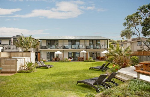 Whitianga Hotel | Beachfront Resort