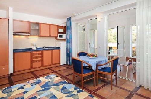 Island Hvar Apartment | Beachfront Resort Suite in Jelsa