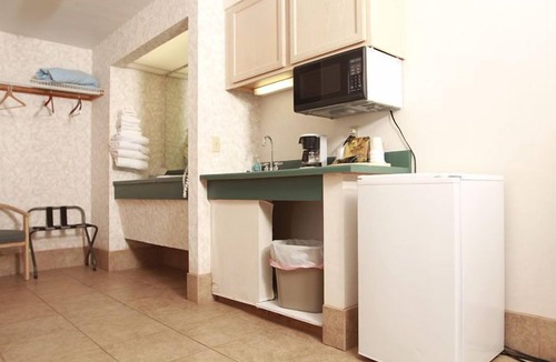 Port Clinton Hotel | Beachfront Resort