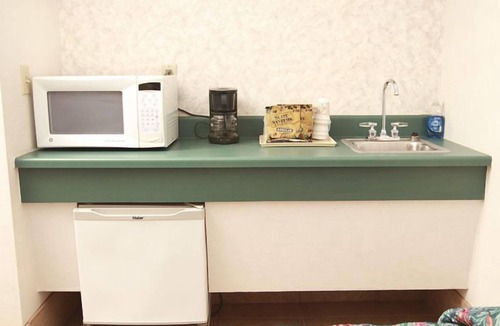 Port Clinton Hotel | Beachfront Resort