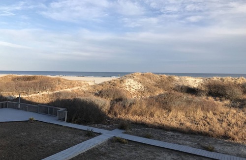 Diamond Beach Condo | BEACHFRONT! Restaurateur's Condo on the Beach